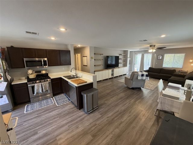 705 Salt Flats Circle, Henderson, NV 89011