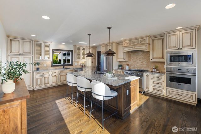 1736 S Jackson Avenue, Tacoma, WA 98465