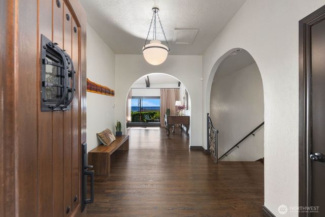 1736 S Jackson Avenue, Tacoma, WA 98465