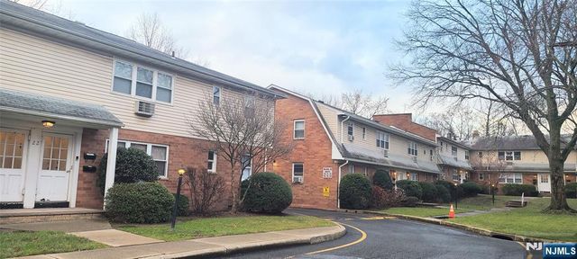 18B Lakeview Avenue, Leonia, NJ 07605
