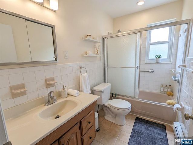 18B Lakeview Avenue, Leonia, NJ 07605