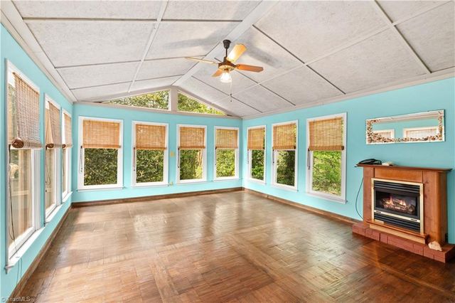 4325 Rosebriar Lane, Winston-salem, NC 27106