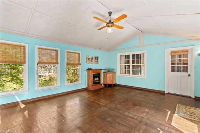 4325 Rosebriar Lane, Winston-salem, NC 27106