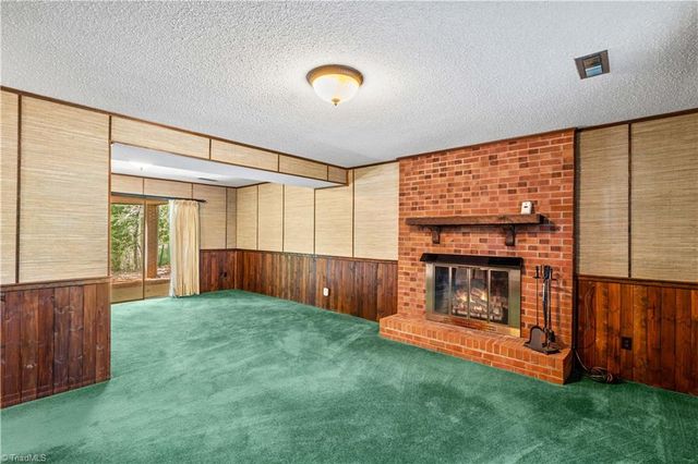 4325 Rosebriar Lane, Winston-salem, NC 27106