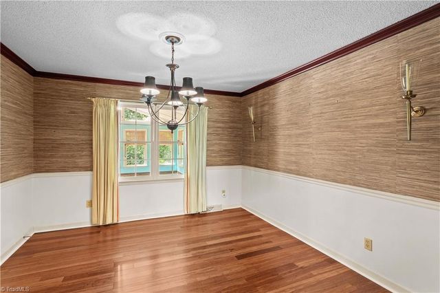 4325 Rosebriar Lane, Winston-salem, NC 27106