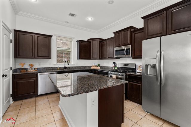 320 Camelback Drive, Bossier City, LA 71111