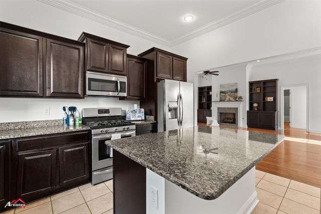 320 Camelback Drive, Bossier City, LA 71111