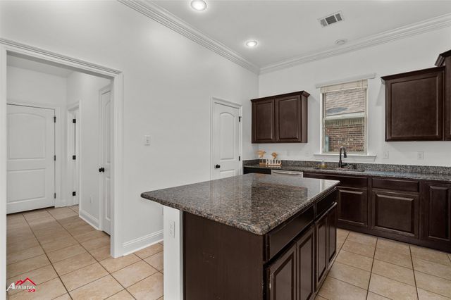 320 Camelback Drive, Bossier City, LA 71111