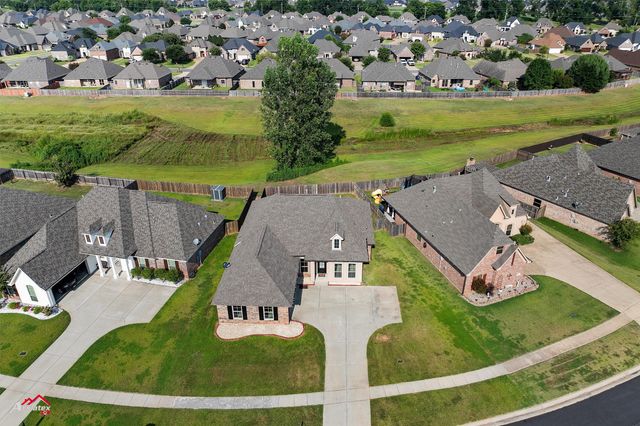 320 Camelback Drive, Bossier City, LA 71111