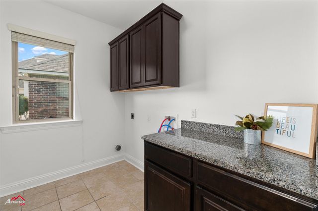 320 Camelback Drive, Bossier City, LA 71111