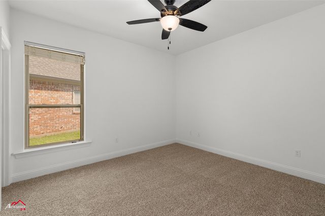 320 Camelback Drive, Bossier City, LA 71111