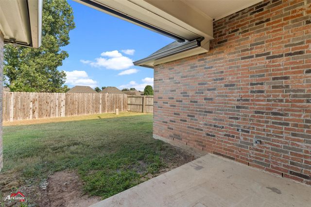 320 Camelback Drive, Bossier City, LA 71111