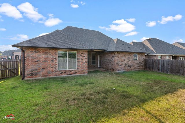 320 Camelback Drive, Bossier City, LA 71111
