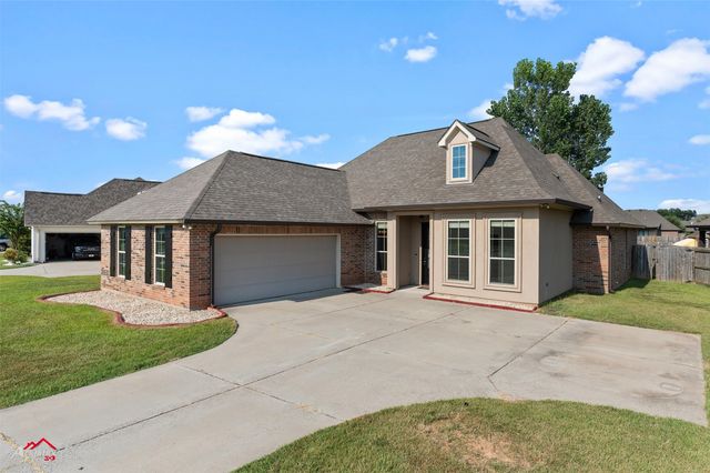 320 Camelback Drive, Bossier City, LA 71111