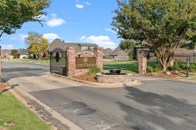 320 Camelback Drive, Bossier City, LA 71111