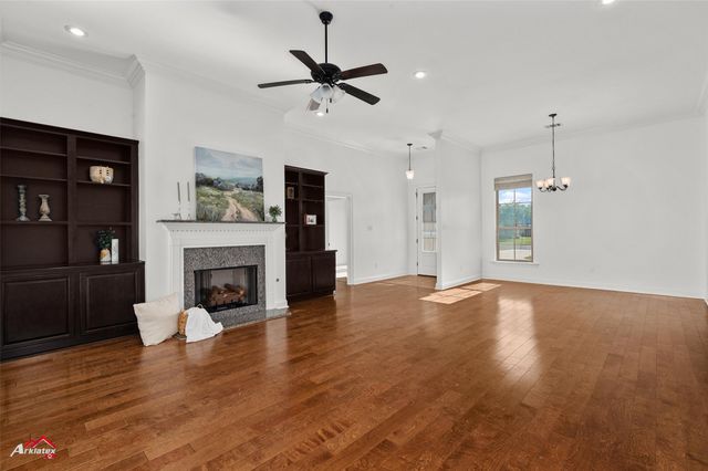 320 Camelback Drive, Bossier City, LA 71111