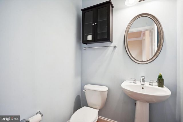 8062 CRIAZA BRANCH CT, Vienna, VA 22182