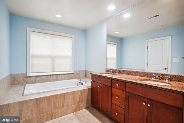 8062 CRIAZA BRANCH CT, Vienna, VA 22182