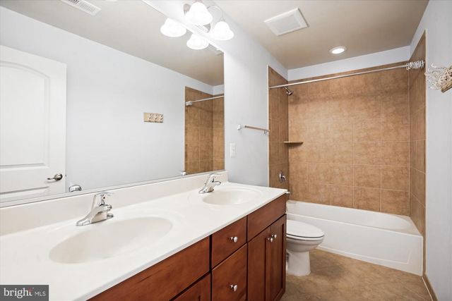 8062 CRIAZA BRANCH CT, Vienna, VA 22182