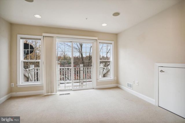 8062 CRIAZA BRANCH CT, Vienna, VA 22182