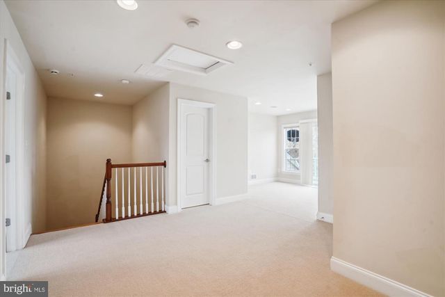 8062 CRIAZA BRANCH CT, Vienna, VA 22182