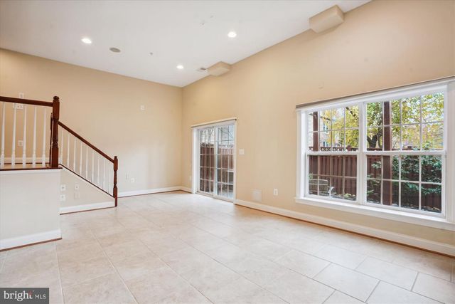 8062 CRIAZA BRANCH CT, Vienna, VA 22182