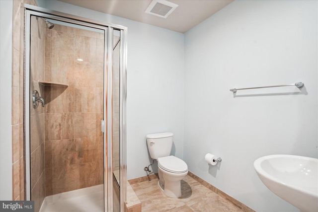 8062 CRIAZA BRANCH CT, Vienna, VA 22182