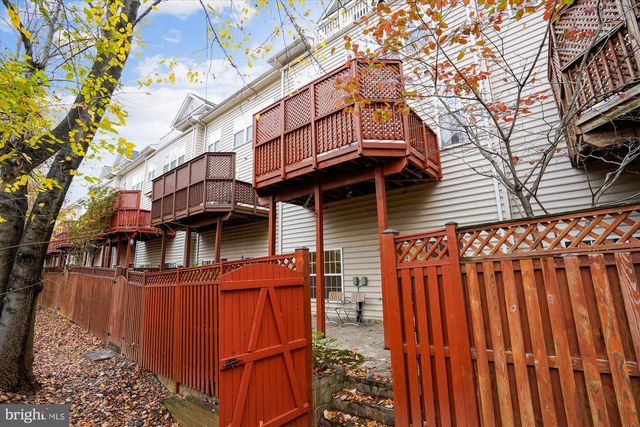 8062 CRIAZA BRANCH CT, Vienna, VA 22182
