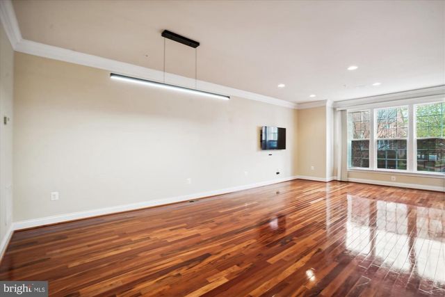 8062 CRIAZA BRANCH CT, Vienna, VA 22182