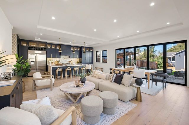 5229 5229 Miles Ave, Oakland, CA 94618