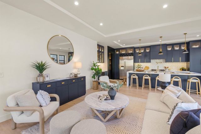 5229 5229 Miles Ave, Oakland, CA 94618