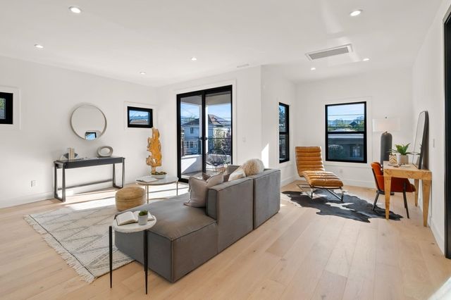 5229 5229 Miles Ave, Oakland, CA 94618