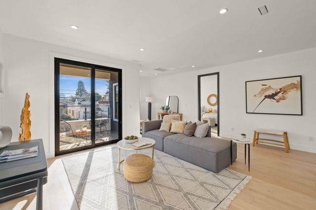 5229 5229 Miles Ave, Oakland, CA 94618