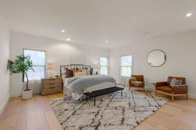 5229 5229 Miles Ave, Oakland, CA 94618