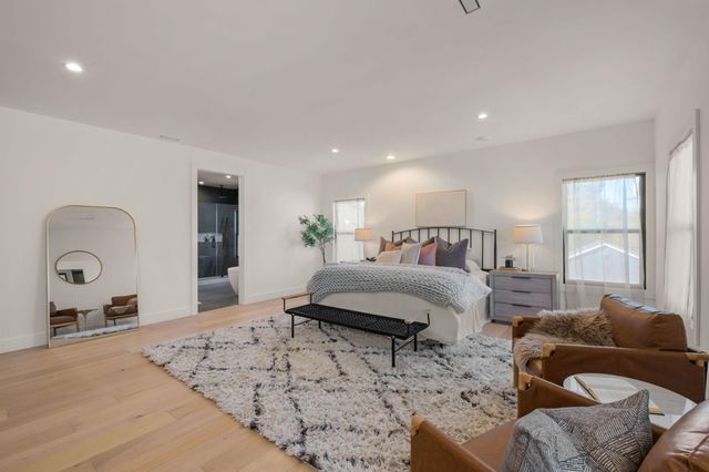 5229 5229 Miles Ave, Oakland, CA 94618