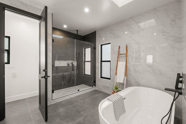 5229 5229 Miles Ave, Oakland, CA 94618