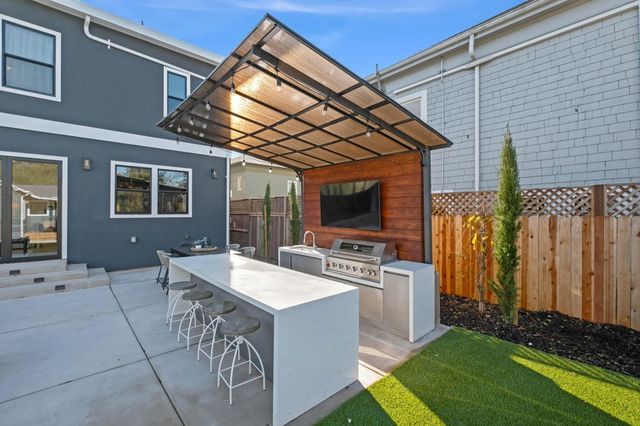 5229 5229 Miles Ave, Oakland, CA 94618