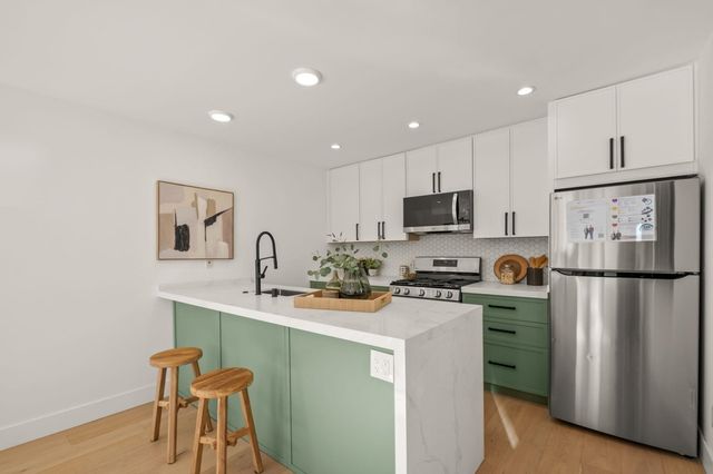 5229 5229 Miles Ave, Oakland, CA 94618