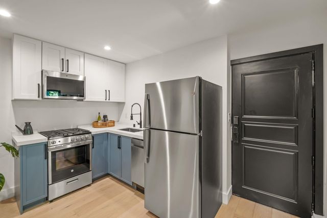 5229 5229 Miles Ave, Oakland, CA 94618