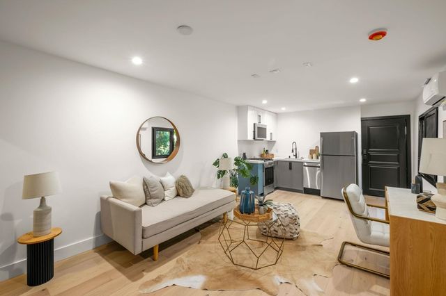 5229 5229 Miles Ave, Oakland, CA 94618