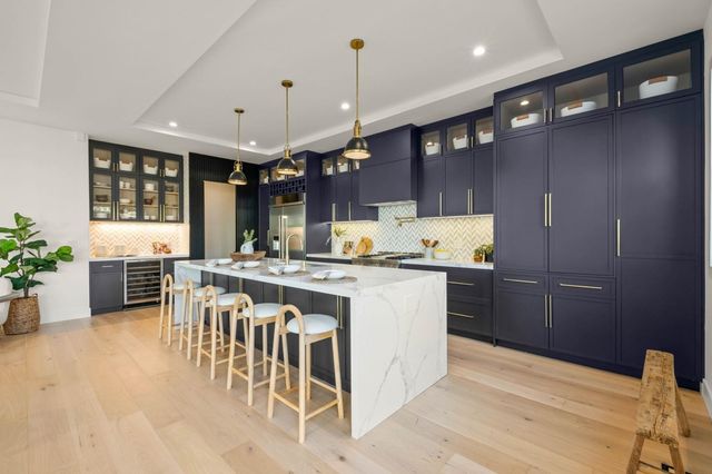 5229 5229 Miles Ave, Oakland, CA 94618