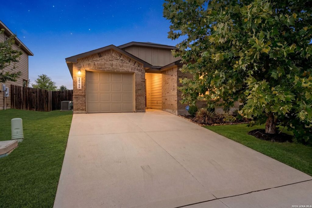 15706 Crimson Topaz, San Antonio, TX 78253