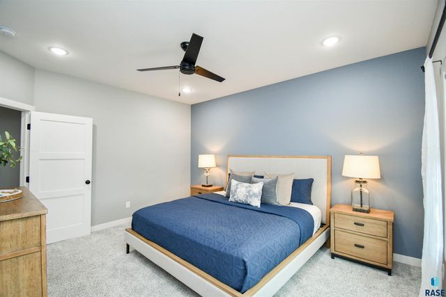 6616 E 33rd St Street, Sioux Falls, SD 57110