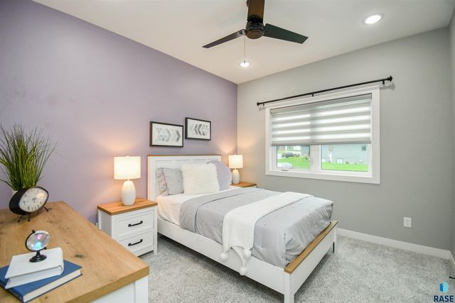 6616 E 33rd St Street, Sioux Falls, SD 57110