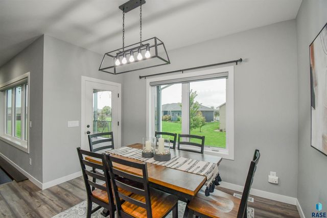 6616 E 33rd St Street, Sioux Falls, SD 57110