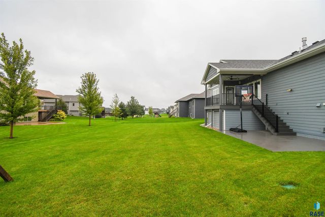 6616 E 33rd St Street, Sioux Falls, SD 57110