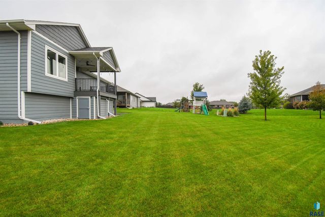 6616 E 33rd St Street, Sioux Falls, SD 57110