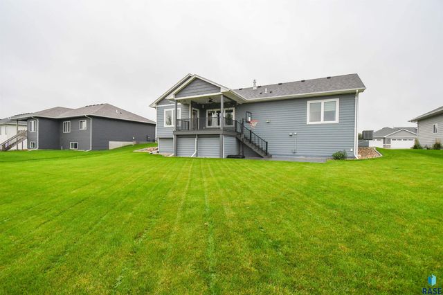 6616 E 33rd St Street, Sioux Falls, SD 57110
