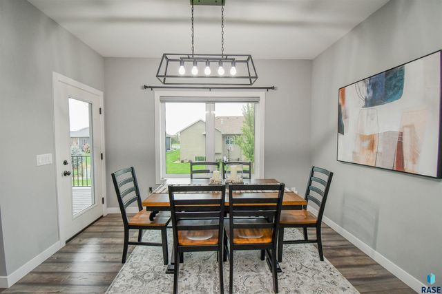 6616 E 33rd St Street, Sioux Falls, SD 57110