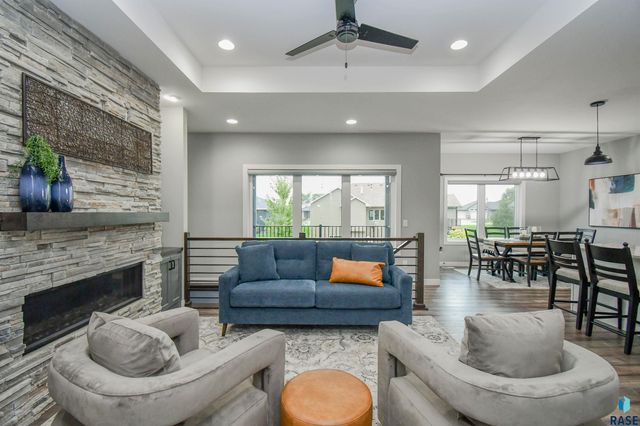 6616 E 33rd St Street, Sioux Falls, SD 57110